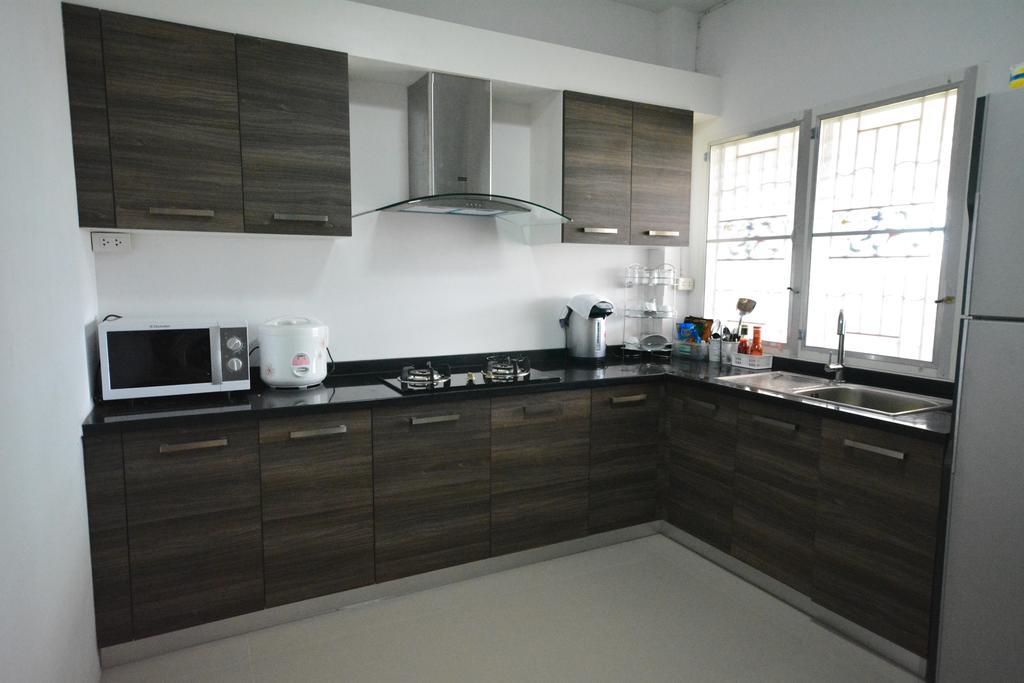 Jc Guesthouse @ Suratthani Airport Surat Thani Exteriör bild